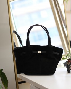 Kadın Siyah Süet Gold Toka Detaylı Büyük Boy Omuz Çantası