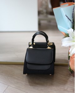 Kadın Siyah Düz Kapak Kot Detaylı Askılı Omuz Çantası