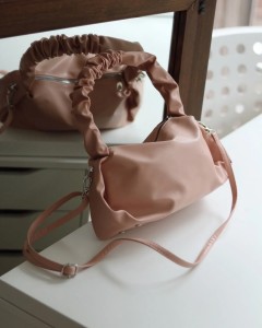 Kadın Pudra Büzgü Saplı Yumuşak Askılı Omuz Çantası