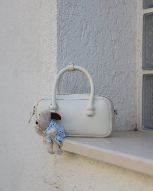 Kadın Beyaz Ayıcık Maskotlu Tutma Saplı El & Omuz Çantası