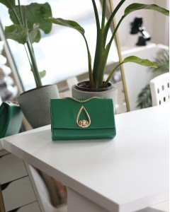 Kadın Koyu Yeşil Damla Aksesuarlı Omuz Çantası