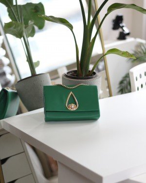 Kadın Koyu Yeşil Damla Aksesuarlı Omuz Çantası