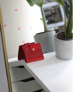  Kadın Kırmızı Kroko Desenli Kartlık Detaylı Kare Cüzdan