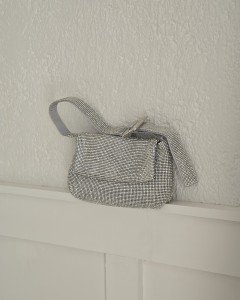 Kadın Silver Toka Detaylı Taş Dokuma Omuz Çantası Kadın Silver Toka Detaylı Taş Dokuma Omuz Çantası