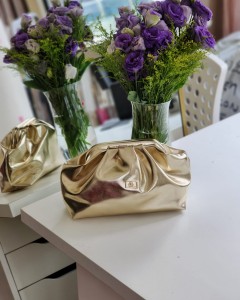  Kadın Gold Aksesuarlı Bohça Form Omuz Çantası