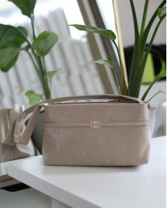 Kadın Krem Yumuşak Doku Eskitme Desenli Omuz Çantası Kadın Krem Yumuşak Doku Eskitme Desenli Omuz Çantası