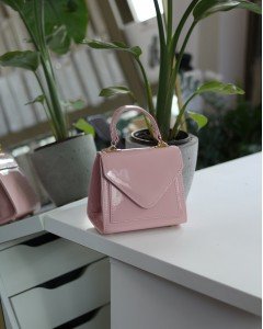 Kadın Pudra Rugan Kapak Detaylı Askılı Omuz Çantası