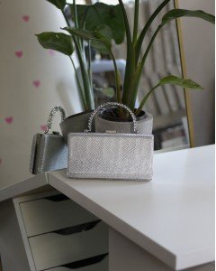 Kadın Silver Desenli Taş Kulplu Burslu Abiye El Çantası 