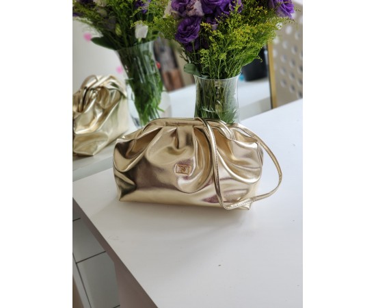  Kadın Gold Aksesuarlı Bohça Form Omuz Çantası
