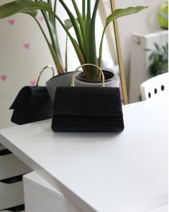 Siyah Yaprak Desenli Metal Sap Detaylı El Omuz Çantası