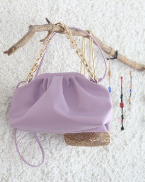 Lila Gold Zincir Detay Bohça Form Çanta Lila Gold Zincir Detay Bohça Form Çanta