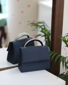 Kadın Lacivert Taş Tutma Detaylı Abiye Omuz Çantası