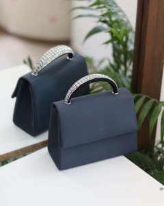 Kadın Lacivert Taş Tutma Detaylı Abiye Omuz Çantası