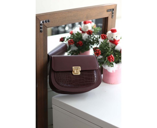 Kadın Bordo Ayarlanabilir Askılı Omuz Çantası Kadın Bordo Ayarlanabilir Askılı Omuz Çantası