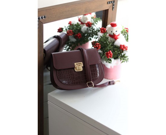 Kadın Bordo Ayarlanabilir Askılı Omuz Çantası Kadın Bordo Ayarlanabilir Askılı Omuz Çantası