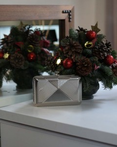  Kadın Gümüş Metal Zincir Askılı Abiye Çanta 