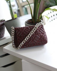 Kadın Bordo Kapitone Desenli Silver Zincir Aksesuar Detaylı Omuz Çantası