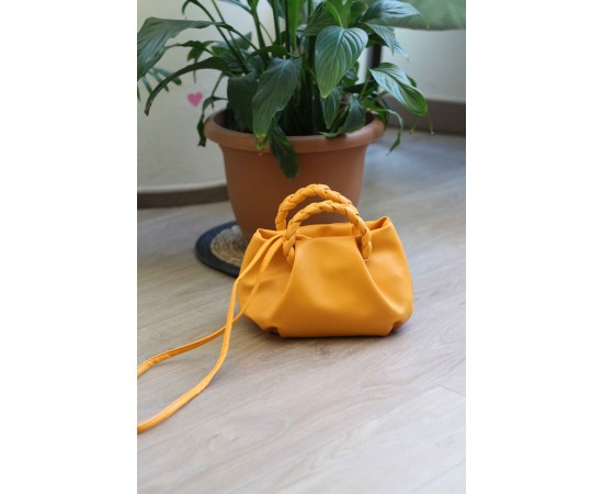 Mango Örgü Sap Detaylı Günlük Omuz Çantası Mango Örgü Sap Detaylı Günlük Omuz Çantası