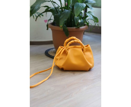 Mango Örgü Sap Detaylı Günlük Omuz Çantası Mango Örgü Sap Detaylı Günlük Omuz Çantası