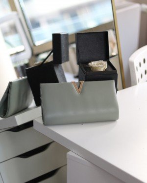 Kadın Mint Yeşili Gold Toka Detaylı Zincirli Abiye El Çantası