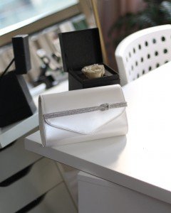 Kadın Beyaz Rugan Taş Şerit Detaylı Abiye el Omuz Çantası