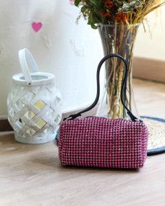 Fuşya Özel Form Taşlı Abiye Çanta Fuşya Özel Form Taşlı Abiye Çanta