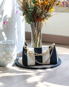 Siyah İki Renk Baget Zincirli Çanta