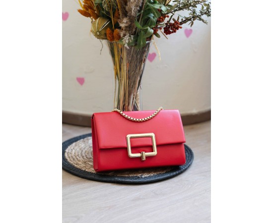 Kırmızı Gold Kare Tokalı Omuz Çantası Kırmızı Gold Kare Tokalı Omuz Çantası