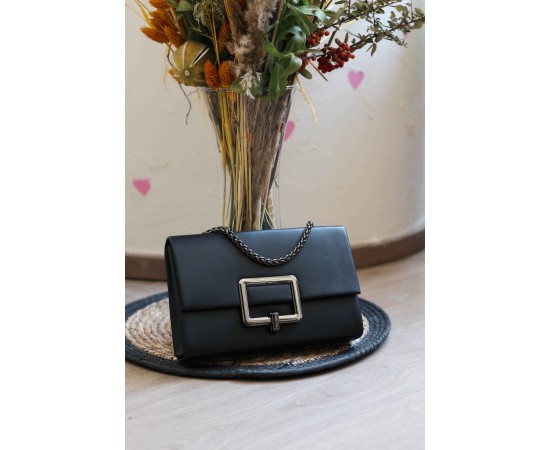 Siyah Gold Kare Tokalı Omuz Çantası Siyah Gold Kare Tokalı Omuz Çantası