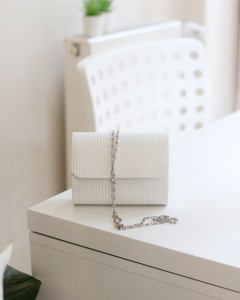 Sedefli Beyaz Simli Mini Çapraz Çanta