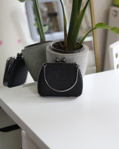  Kadın Siyah Simli Metal Tutma Kulplu Kalp Klips Abiye El Çantası