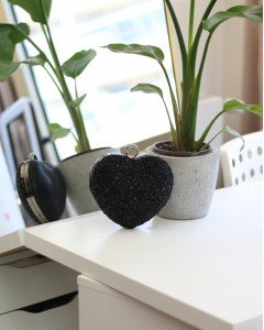  Kadın Siyah Taş Detaylı Kalp Form Tutmalı Abiye Çanta