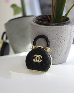 Gold Aksesuar Siyah Kapitone Mini Charm Aynalı Çanta Aksesuarı 