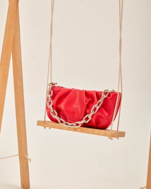Kırmızı Silver Zincir Detaylı Askılı Çanta Kırmızı Silver Zincir Detaylı Askılı Çanta