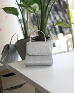 Kadın Silver Çizgi Dokulu Metal Saplı Abiye El Omuz Çantası