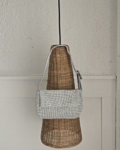 Kadın Parlak Silver Toka Detaylı Taş Dokuma Omuz Çantası