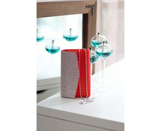 Kırmızı Taş Kapak Saten Zincirli Omuz Çantası