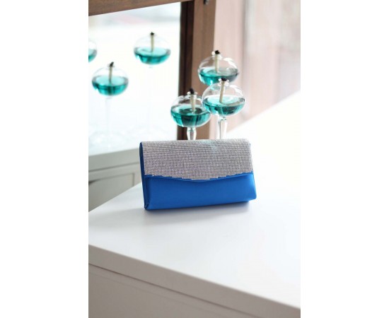 Saks Mavi Taş Kapak Saten Zincirli Omuz Çantası Saks Mavi Taş Kapak Saten Zincirli Omuz Çantası