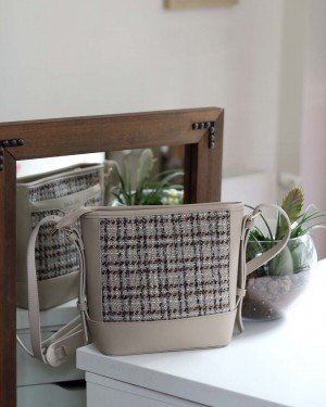 Kadın Vizon Tüvit Ayarlanabilir Askılı Omuz Çantası Kadın Vizon Tüvit Ayarlanabilir Askılı Omuz Çantası