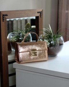 Kadın Rose Gold Kilit Detaylı Askılı Omuz Çantası