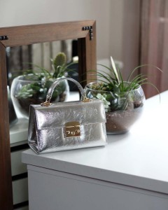 Kadın Silver Kilit Detaylı Askılı Omuz Çantası