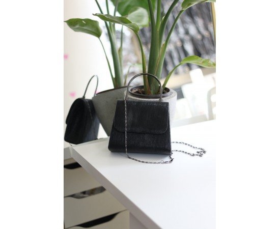 Kadın Siyah Çizgi Dokulu Metal Saplı Abiye El Omuz Çantası Kadın Siyah Çizgi Dokulu Metal Saplı Abiye El Omuz Çantası