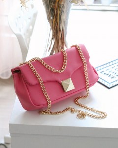 Fuşya Büyük Boy Metal Aksesuarlı Omuz Çantası