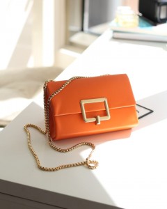 Turuncu Gold Tokalı Omuz Çantası Turuncu Gold Tokalı Omuz Çantası