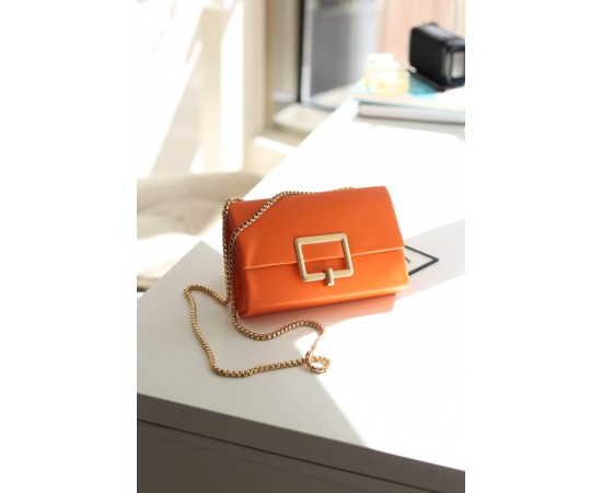 Turuncu Gold Tokalı Omuz Çantası Turuncu Gold Tokalı Omuz Çantası