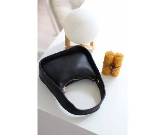 Siyah Askı Detay Omuz Çantası Siyah Askı Detay Omuz Çantası