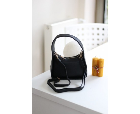 Siyah Askı Detay Omuz Çantası Siyah Askı Detay Omuz Çantası