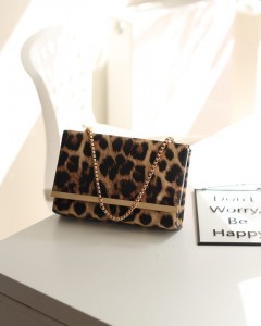 Leopar Çıtalı Günlük Omuz Çantası 