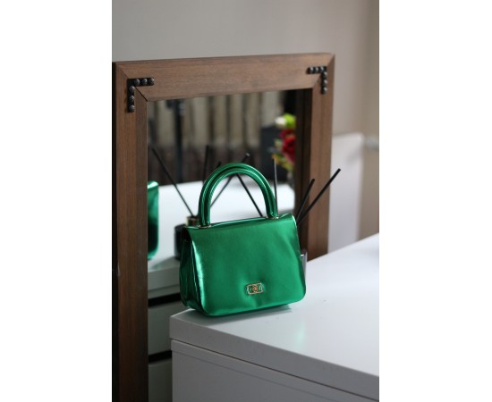 Kadın Yeşil Parlak Renkli Zincir Detaylı El Çantası 