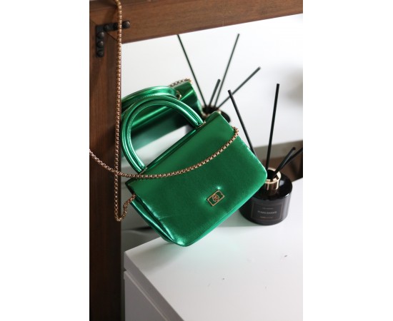 Kadın Yeşil Parlak Renkli Zincir Detaylı El Çantası 